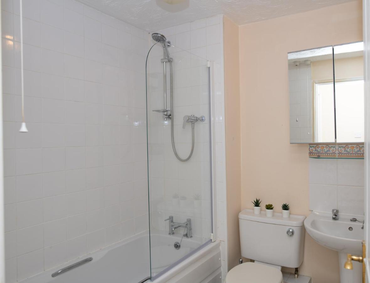 Delightful 2 Bed Apartment For Bicester Outlet Shopping By Platinum Key Properties Exterior foto